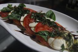 punto fusion caprese salad2