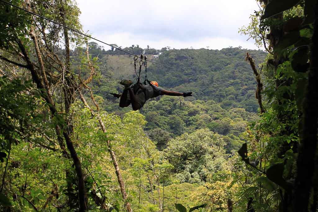 percent aventura superman 
 - Costa Rica